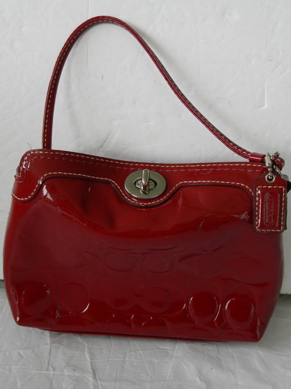 Vintage Y2K COACH SMALL RED PATENT LOGO Leather Turnlock Wristlet/Bag CLEAN